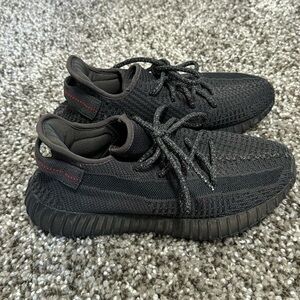 Men’s Yeezy Boost Black - Size 7.5